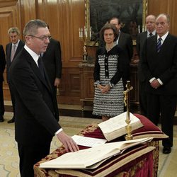 Alberto Ruiz Gallardón jura su cargo como ministro de Justicia