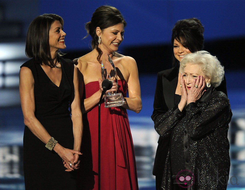Wendie Malick, Jane Leeves, Valerie Bertinelli y Betty White en la gala de los People's Choice Awards 2012 