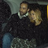 James Middleton y Alizee Thevenet acudiendo a la fiesta de compromiso de la Princesa Beatriz de York y Edoardo Mapelli