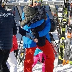 David Bisbal con su hijo Matteo en la nieve