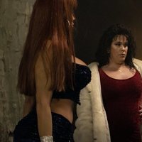 Daniela Santiago, Desy Rodríguez y Ester Expósito en 'Veneno'