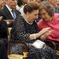 La Infanta Margarita y la Reina Sofía compartiendo confidencias