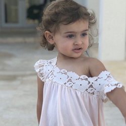 Adrienne de Suecia en su 2 cumpleaños