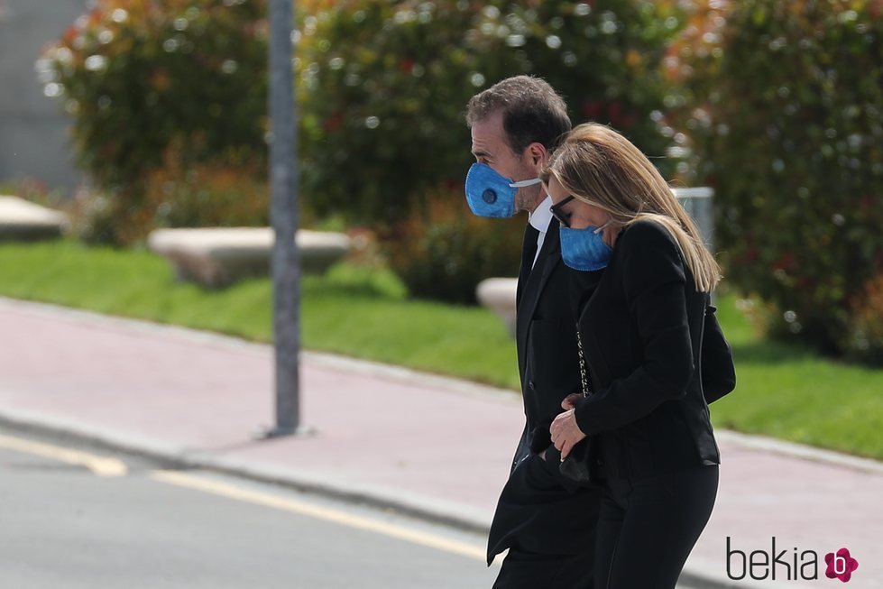 Ana Obregón y Alessandro Lequio llegando al Tanatorio de La Paz en Madrid para dar el último adiós a Álex Lequio