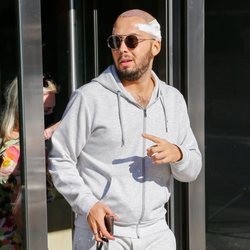 José Antonio Avilés tras someterse a un injerto capilar