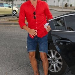 Kiko Jiménez llegando a casa de Sofía Suescun tras sufrir un robo