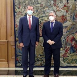 El Rey Felipe en Zarzuela con el Ministro de Relaciones Exteriores de Uruguay Francisco Bustillos
