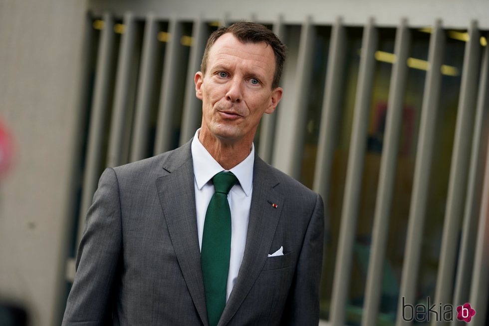Joaquín de Dinamarca en su primer día de trabajo en la embajada danesa en París