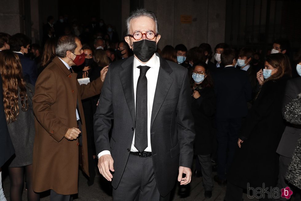 Antonio Catalán en el funeral de Carlos Catalán