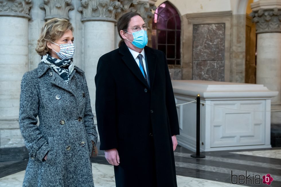 Delphine de Bélgica y James O'Hare en su primer acto con la Familia Real Belga