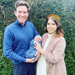 Eugenia de York y Jack Brooksbank presentan a su hijo August