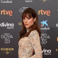 Maggie Civantos en la alfombra roja de los Goya 2021