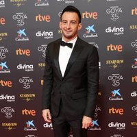 Alejandro Amenábar en la alfombra roja de los Goya 2021