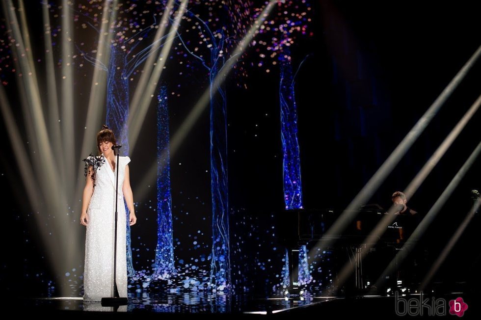 Vanesa Martín durante su actuación en los Goya 2021