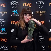 Rozalén con su Goya 2021 a Mejor canción original