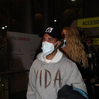 Omar Sánchez en el aeropuerto de Madrid para irse a 'Supervivientes 2021'