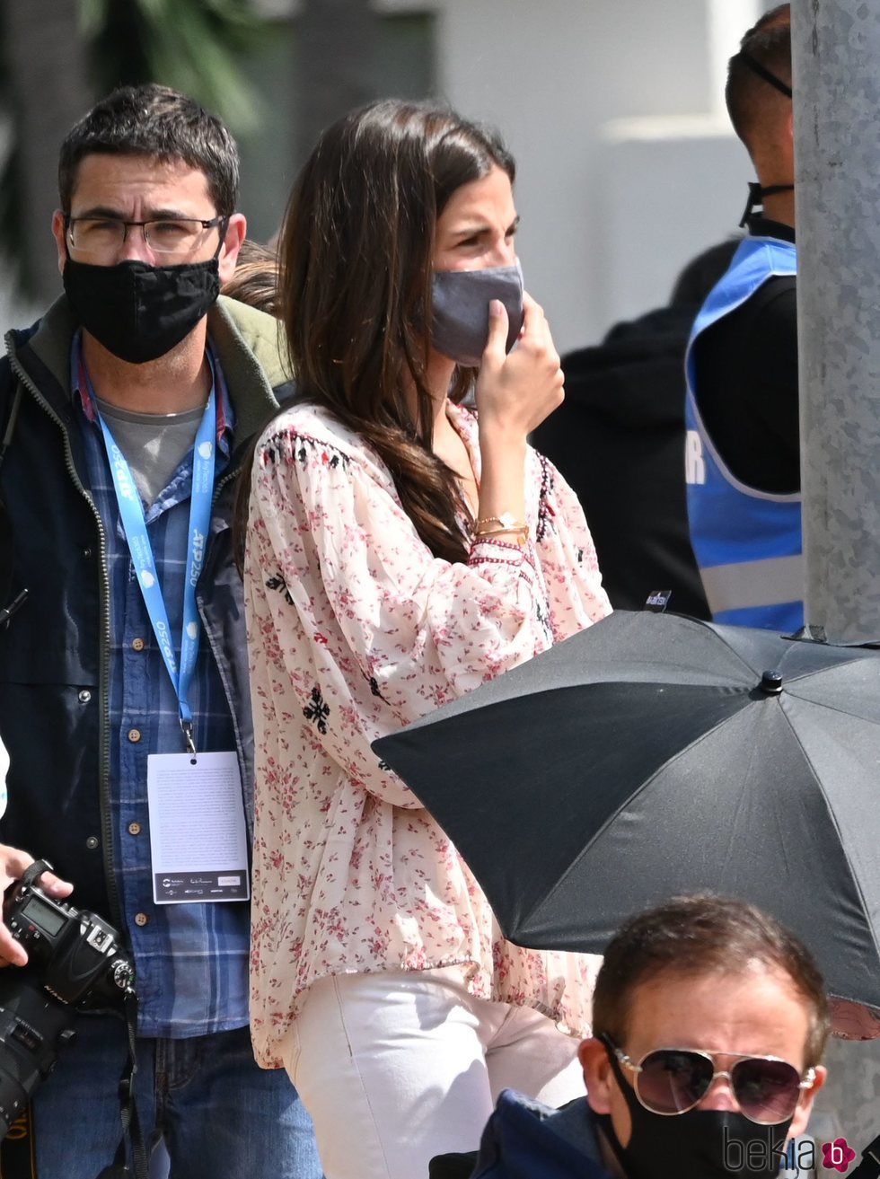 Sandra Gago disfrutando de un partido de Feliciano López en Marbella