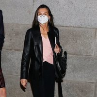 La Reina Letizia tras acudir a la ópera en el Teatro Real