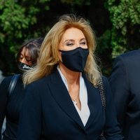 Norma Duval en el funeral de su madre