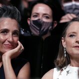 Jodie Foster con su pareja en el Festival de Cannes 2021