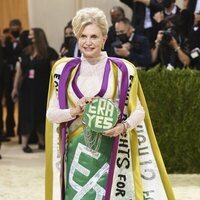 Carolyn Bosher Maloney en la MET Gala 2021