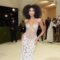 Imaan Hammam en la MET Gala 2021