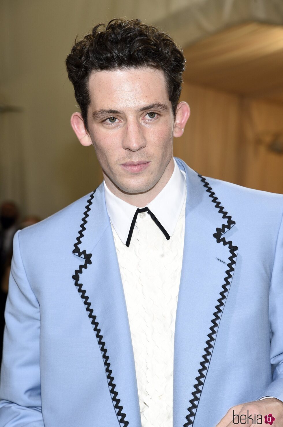 Josh O'Connor en la MET Gala 2021
