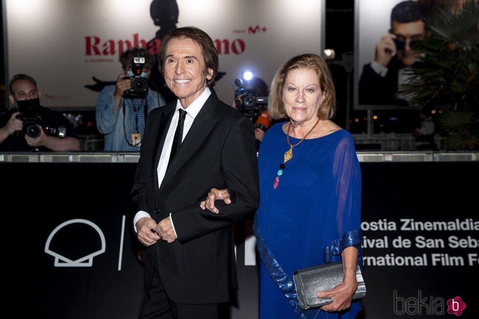 Raphael y Natalia Figueroa en la presentación de 'Raphaelismo' en el Festival de San Sebastián 2021