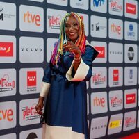 Lucrecia en la alfombra roja de los Premios Platino 2021