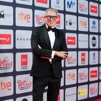 Boris Izaguirre en la alfombra roja de los Premios Platino 2021