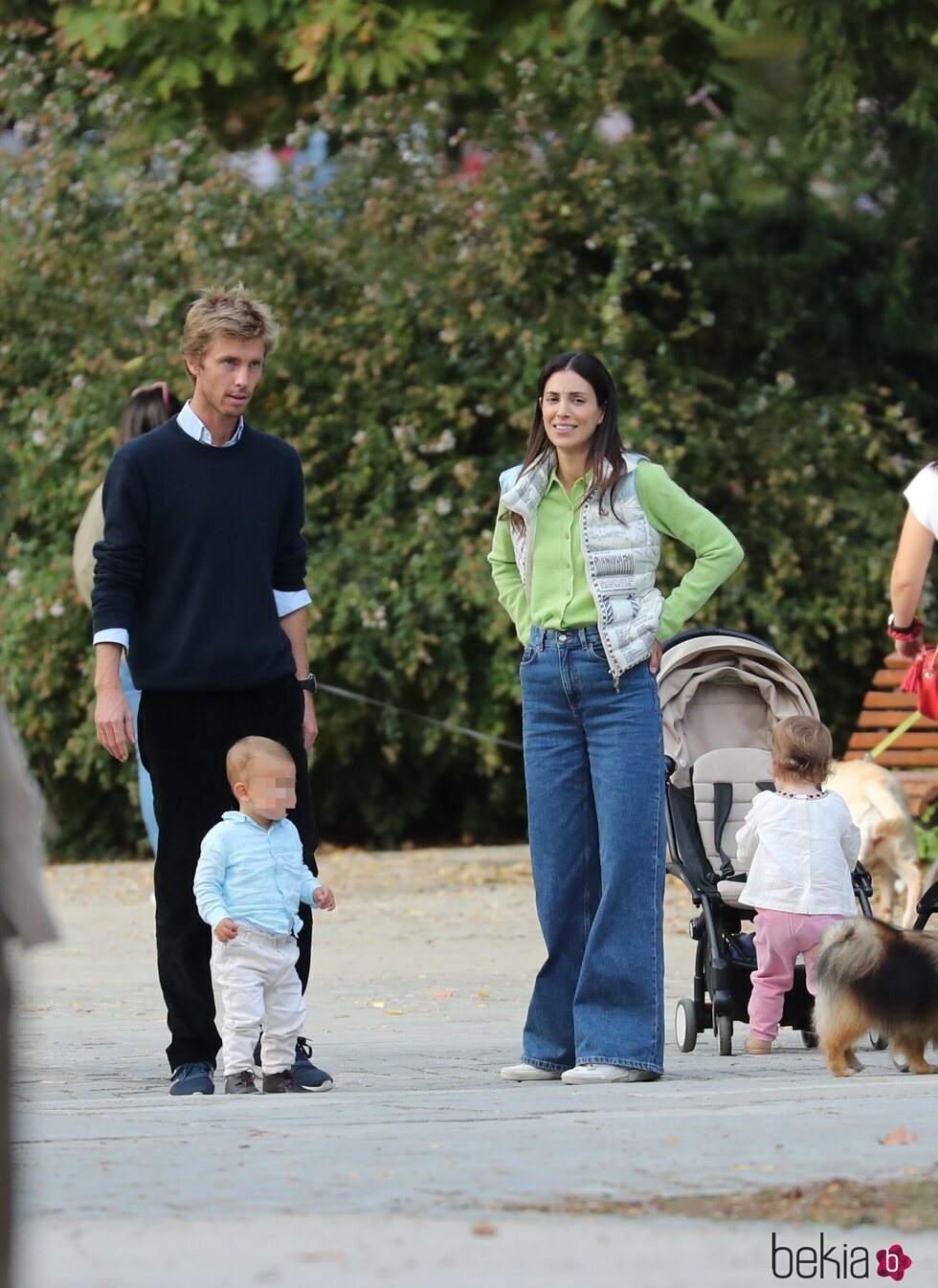 Christian de Hannover y Sassa de Osma con sus hijos Nicolás y Sofía en El Retiro de Madrid