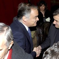 Esteban González Pons y Toni Cantó se saludan el estreno de 'La extraña pareja'