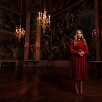 Amalia de Holanda en el Palacio Huis ten Bosch en un posado por su 18 cumpleaños