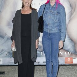 Verónica Forqué y su hija María en el estreno de 'La venus de las pieles'