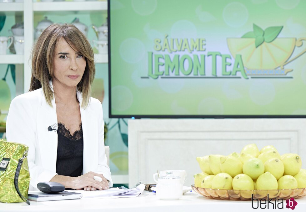 María Patiño como presentadora de 'Sálvame Lemon Tea'