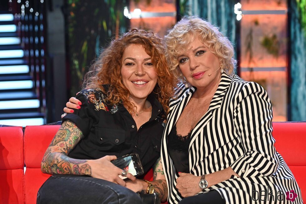 Bárbara Rey y Sofía Cristo, muy sonrientes