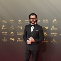 Álvaro Morte en la alfombra roja de los Premios Goya 2022