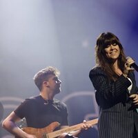 Vanesa Martín en el escenario durante el concierto Dial Únic@s