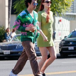 Sophie Turner paseando con Joe Jonas con una sospechosa tripita