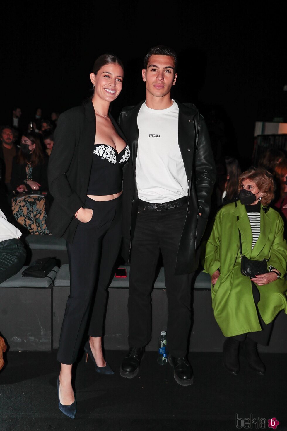 Desiré Cordero con su novio en la Mercedes Benz Fashion Week Madrid otoño/invierno 2022