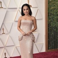 Becky G en la alfombra roja de los Premios Oscar 2022