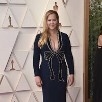Amy Schumer en la alfombra roja de los Premios Oscar 2022