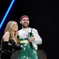 Ana Mena y Nil Moliner en Los 40 Music Awards 2022