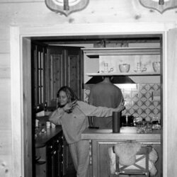 Irene Urdangarin haciendo un gesto gracioso en la cocina
