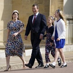 La Princesa Eugenia de York con Peter Phillips y sus hijas Isla y Savannah en la misa del Domingo de Resurrección