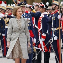 La Reina Sofía en la jura de bandera de personal civil en el Acuartelamiento de la Guardia Real