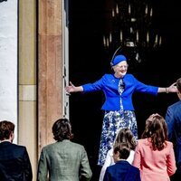 Margarita de Dinamarca recibe a Joaquín y Marie de Dinamarca y sus hijos en la Confirmación de Isabel de Dinamarca