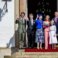Margarita de Dinamarca, Joaquín y Marie de Dinamarca, Nicolás, Félix, Enrique y Athena de Dinamarca en la Confirmación de Isabel de Dinamarca