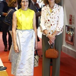 Ángeles González-Sinde y la Infanta Elena en el estreno de 'El Comensal'