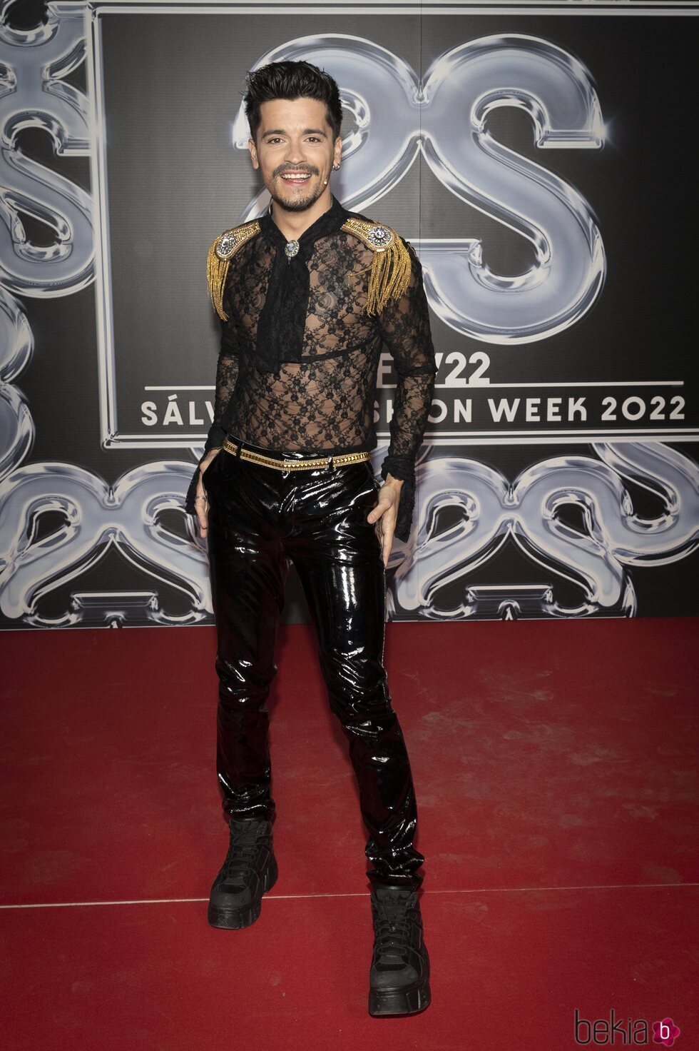 WRS, representante de Rumanía en Eurovisión 2022, en la 'Sálvame Fashion Week 2022'